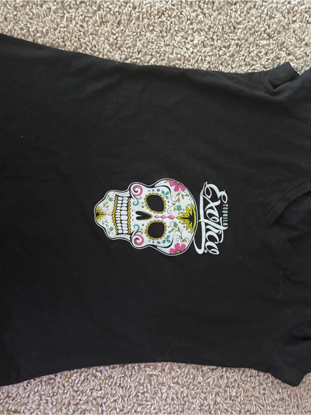 A bunch of bar shirts - Picture 9 of 9
